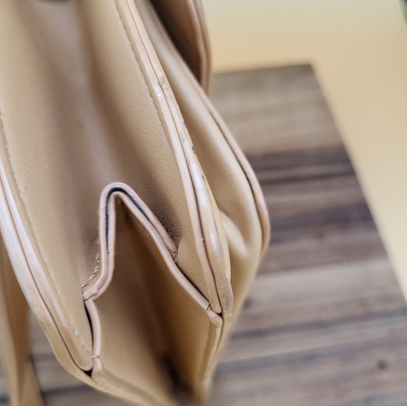 Pixie Mood Tan Crossbody Bag with Adjustable & Detachable Strap - Picture 4 of 7